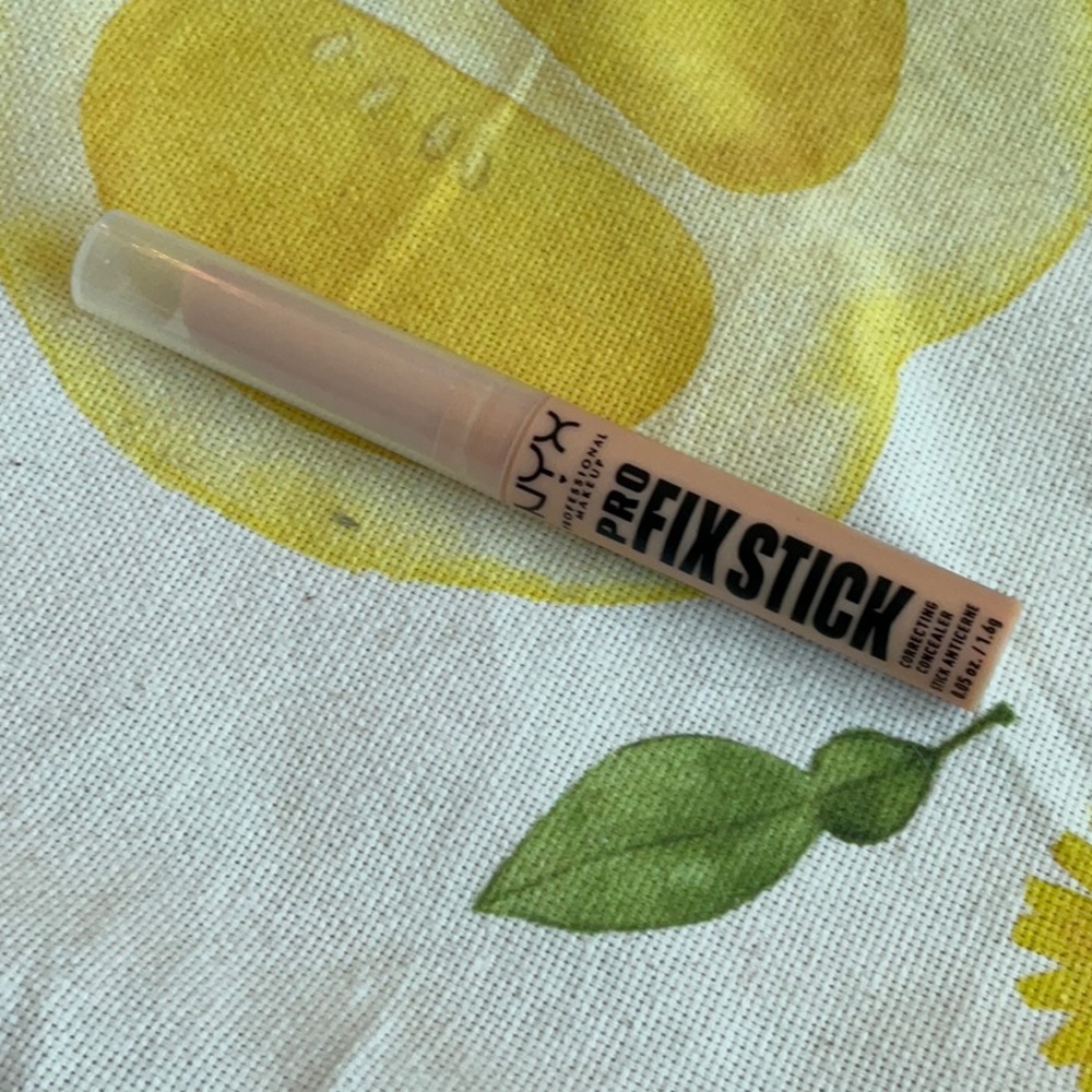 PRO FIX STICK CORRECTING CONCEALER